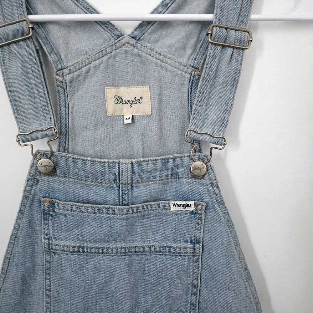 NWT Wrangler Bib Shorts Overalls XS Blue Jean W29QFH17J Tubble Blue Casual - Picture 9 of 15